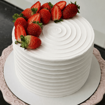 Curso Bolos Festivos Novos Sabores 17/07/26 13h30 às 17h